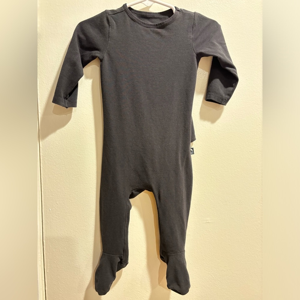black long sleeve rags
